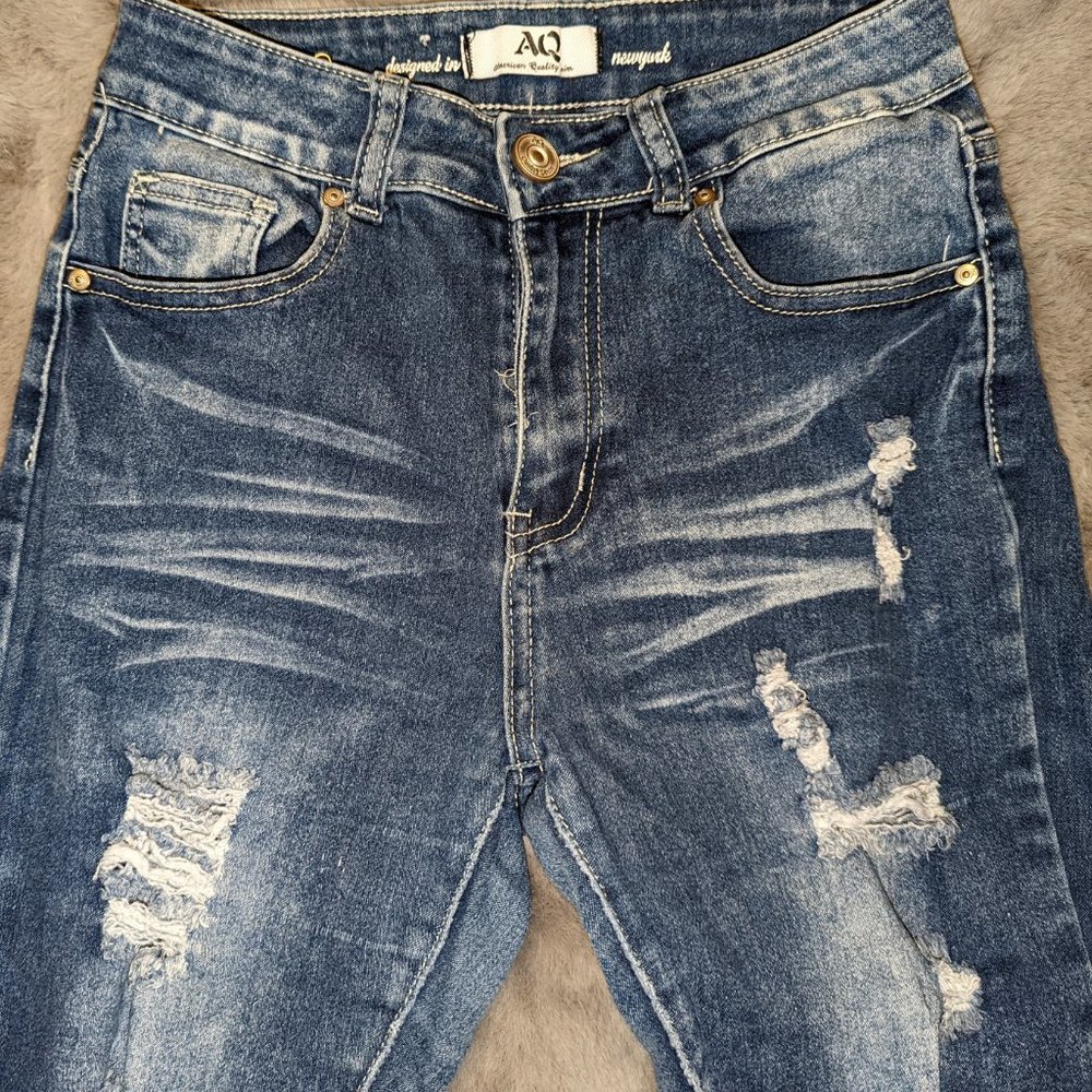 Ladies AQ American Quality NY Distressed Blue Jeans Size 5/28 1/2 Inseam